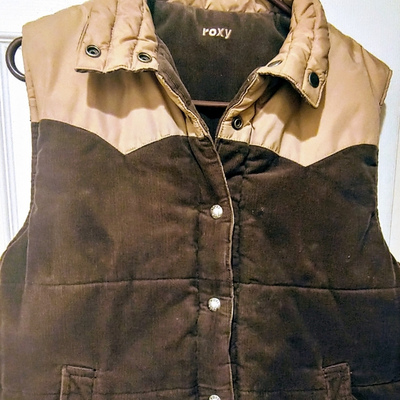 Cute Reversible Roxy Vest - Picture 6 of 6